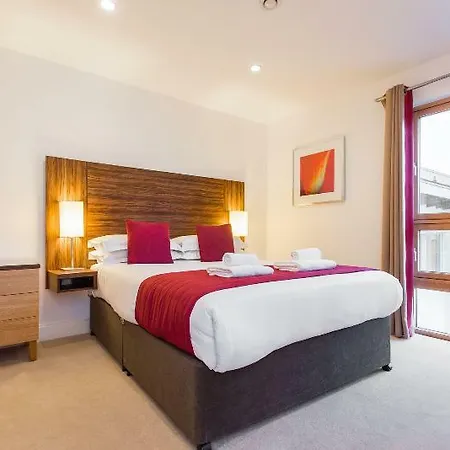 Premier Cabot Circus Hotel 4*